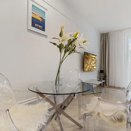 Lam Jegeho Alej - Jacuzzi - Free Parking Apartament